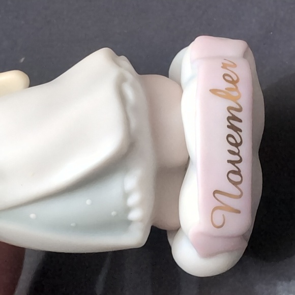 VGT,1996 Precious Moments 'Little Moments Mean Alot November Angel. - Picture 7 of 8